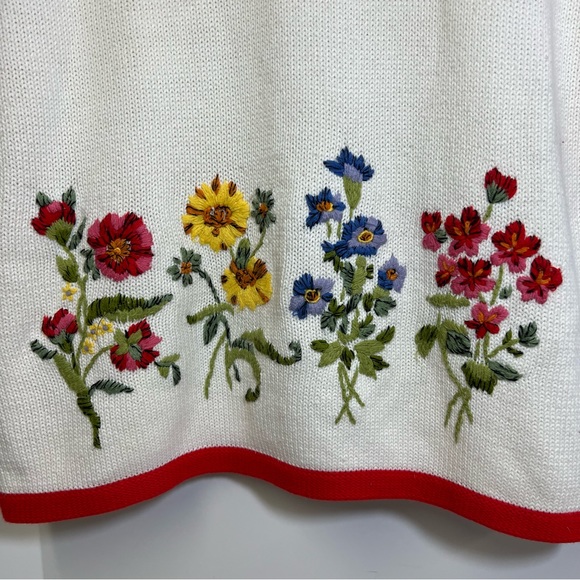 Vintage 1992 Susan Bristol Hand Embroidered Floral Short Sleeve Sweater - Picture 4 of 13